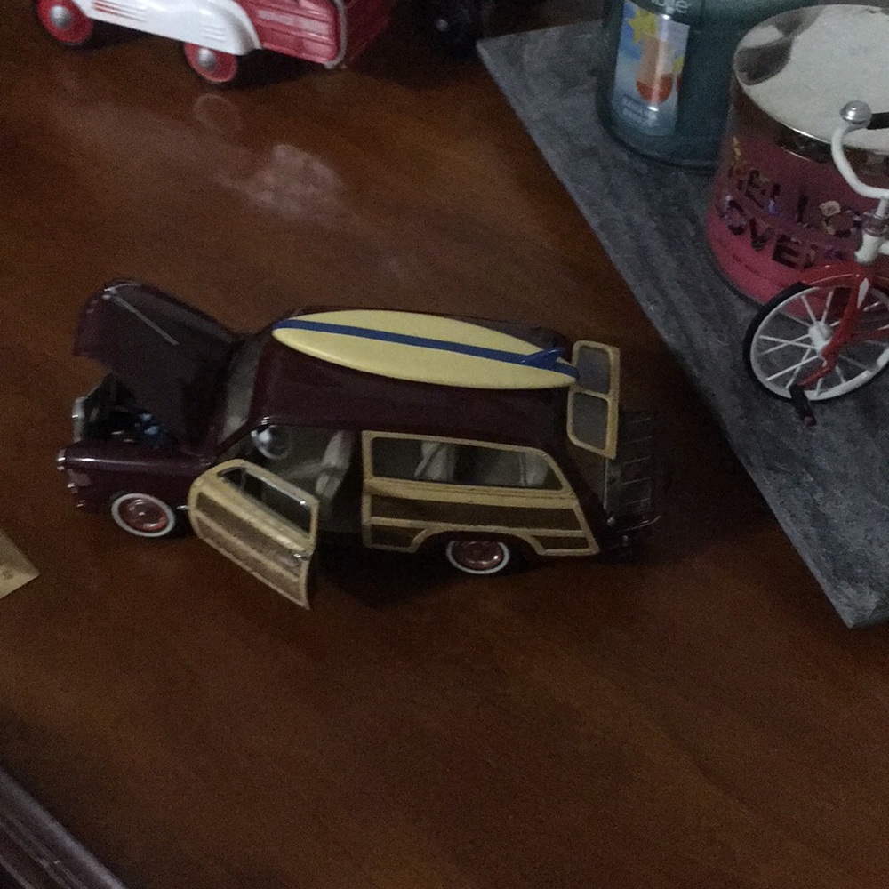 Metal Surfer Car
